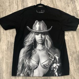 New Never Worn Beyoncé Tour Shirt
